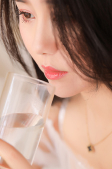 每走一步就会深深的撞一下